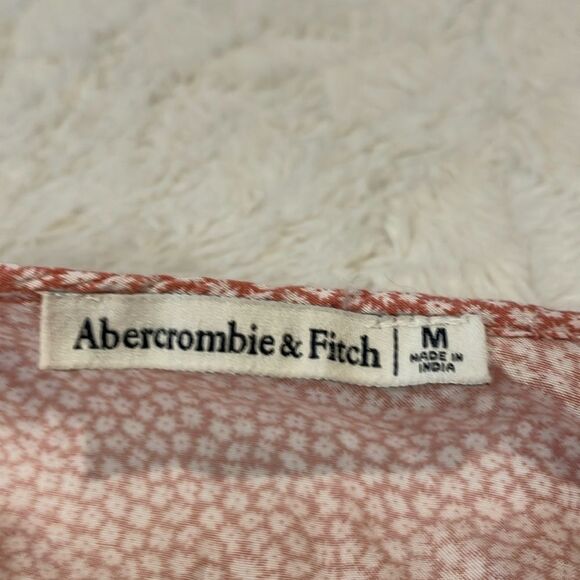 Abercrombie & Fitch- Cropped Ditzy Floral Ruffle Smock V Neck Top- Size M - Picture 3 of 9